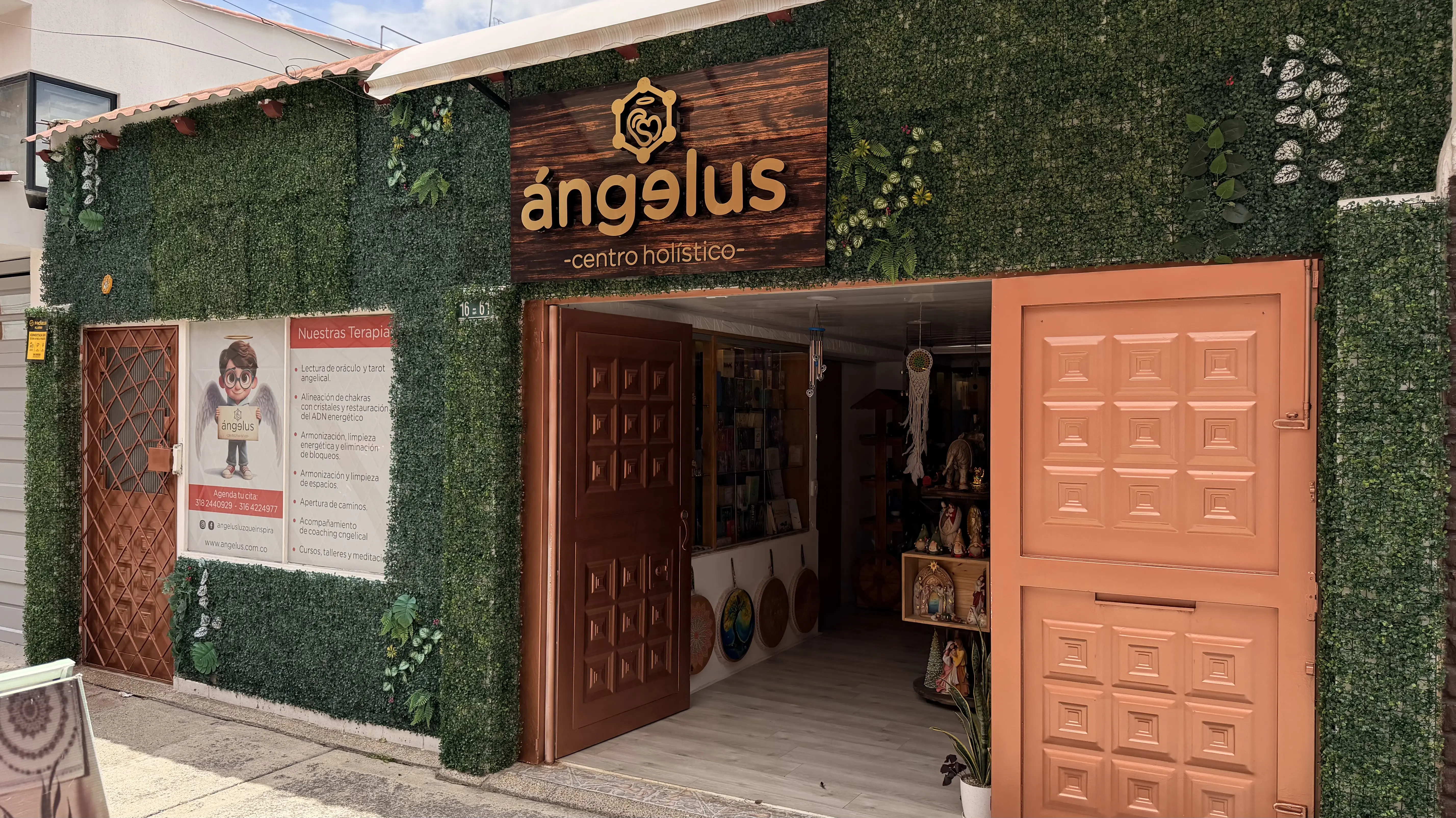 Fachada de Ángelus Centro Holístico